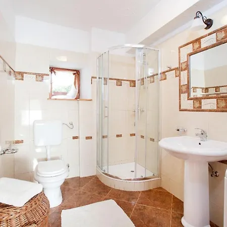 Villa Dina Sa Bazenom