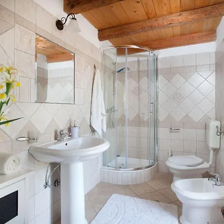 Dina Sa Bazenom Villa Marčana